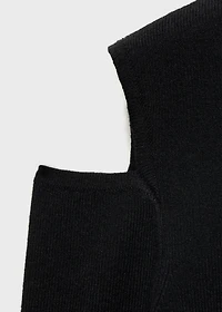 Asymmetrical t-shirt with cut-out