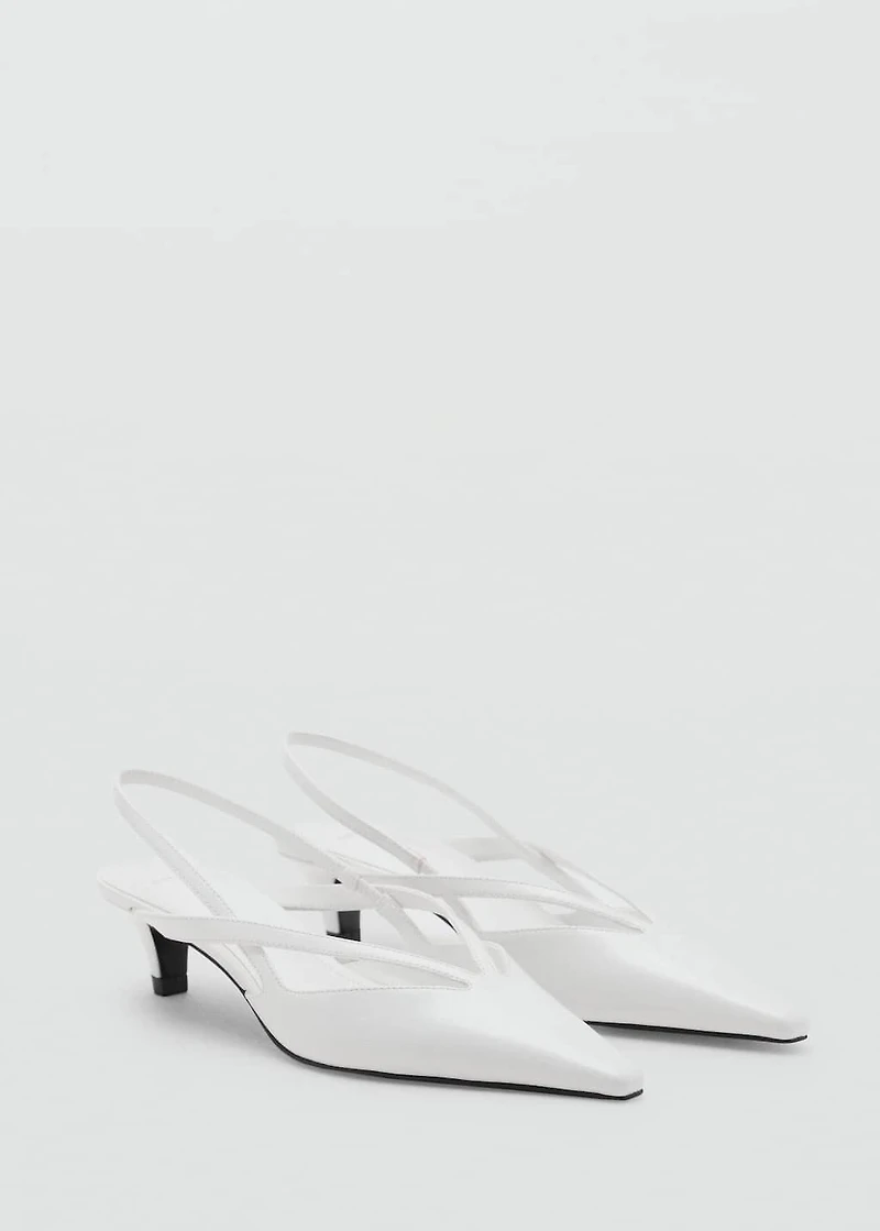Kitten-heel pointed shoes