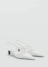 Kitten-heel pointed shoes