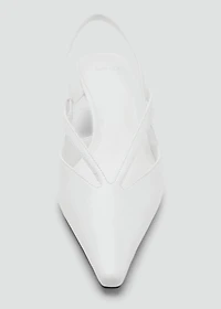 Kitten-heel pointed shoes