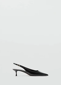 Kitten-heel patent leather shoes