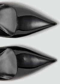 Kitten-heel patent leather shoes