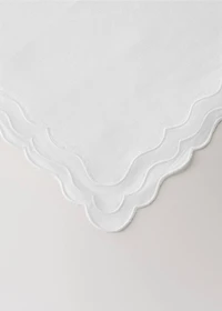 Linen scalloped placemat