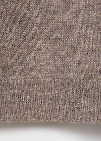 Round-neck knitted sweater
