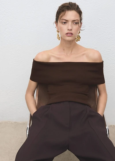 Strapless knitted top