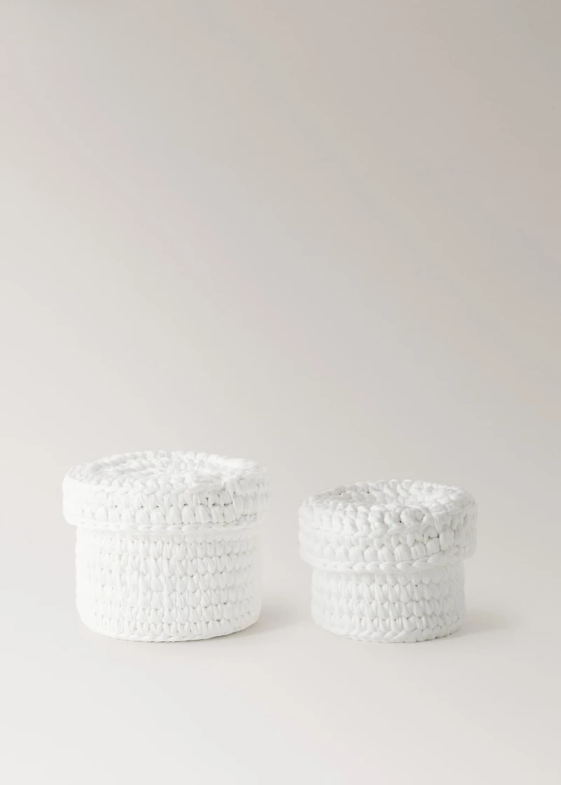 Small round basket with lid