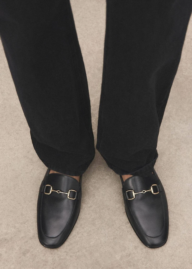 Buckle leather moccasins
