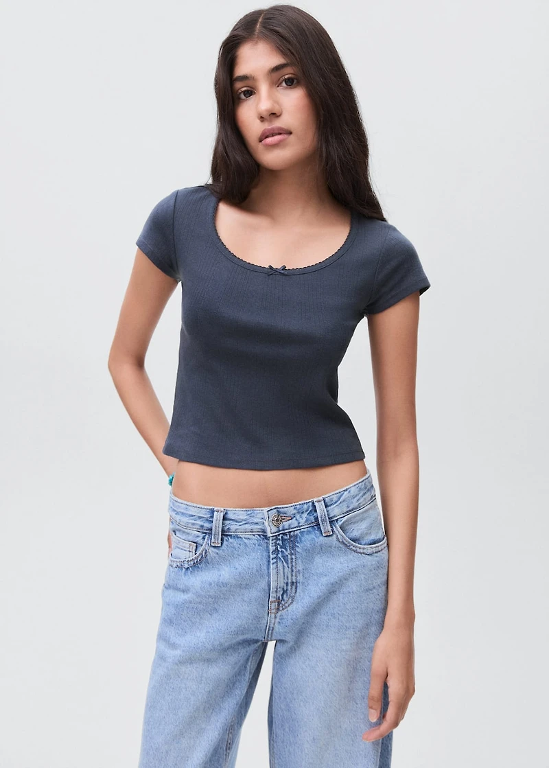 T-shirt with bow