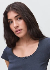 T-shirt with bow