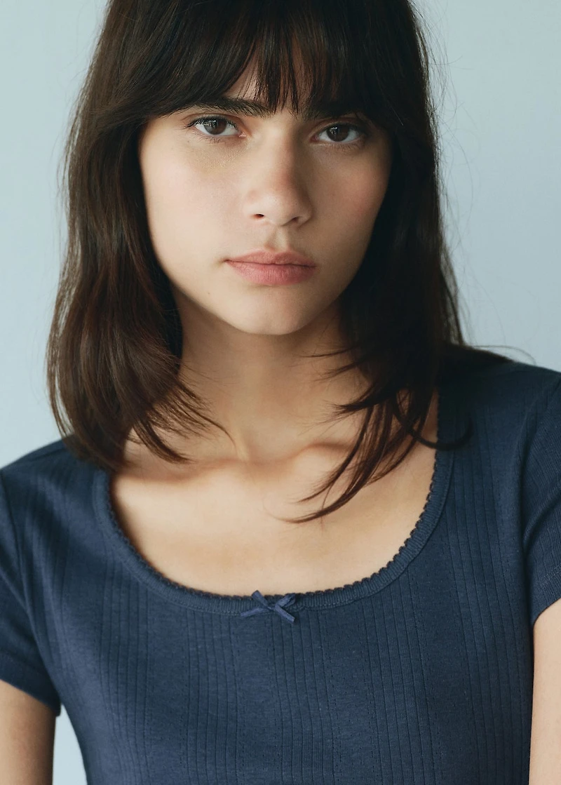 T-shirt with bow