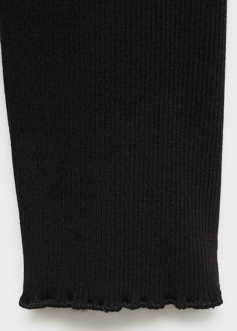 Ribbed t-shirt with scalloped trim