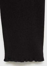 Ribbed t-shirt with scalloped trim