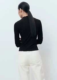 Ribbed t-shirt with scalloped trim