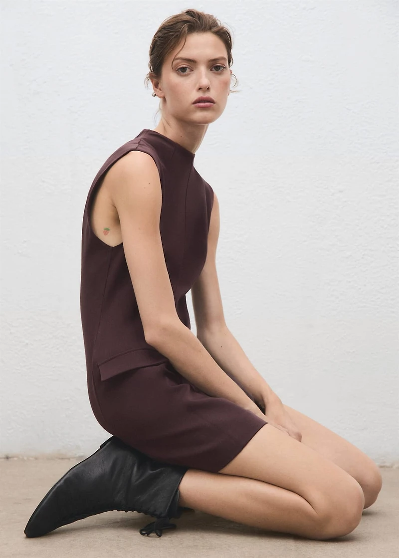 Short dress with patch pockets