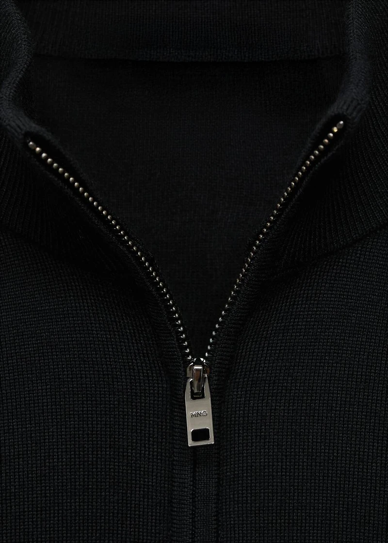 100% merino wool sweater with perkins collar