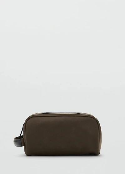 Zipped leather cosmetic bag