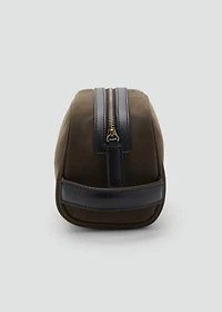 Zipped leather cosmetic bag
