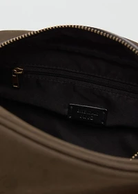 Zipped leather cosmetic bag