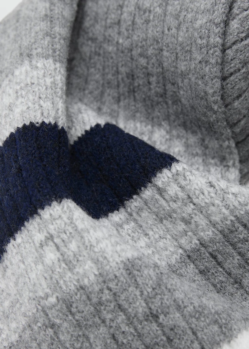 Striped knit scarf