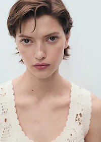 Crochet top with flowers