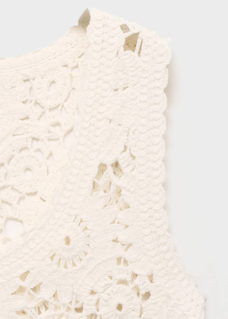Crochet top with flowers