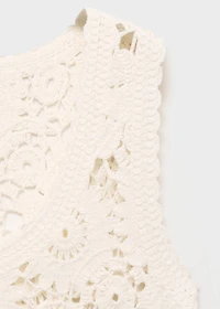 Crochet top with flowers
