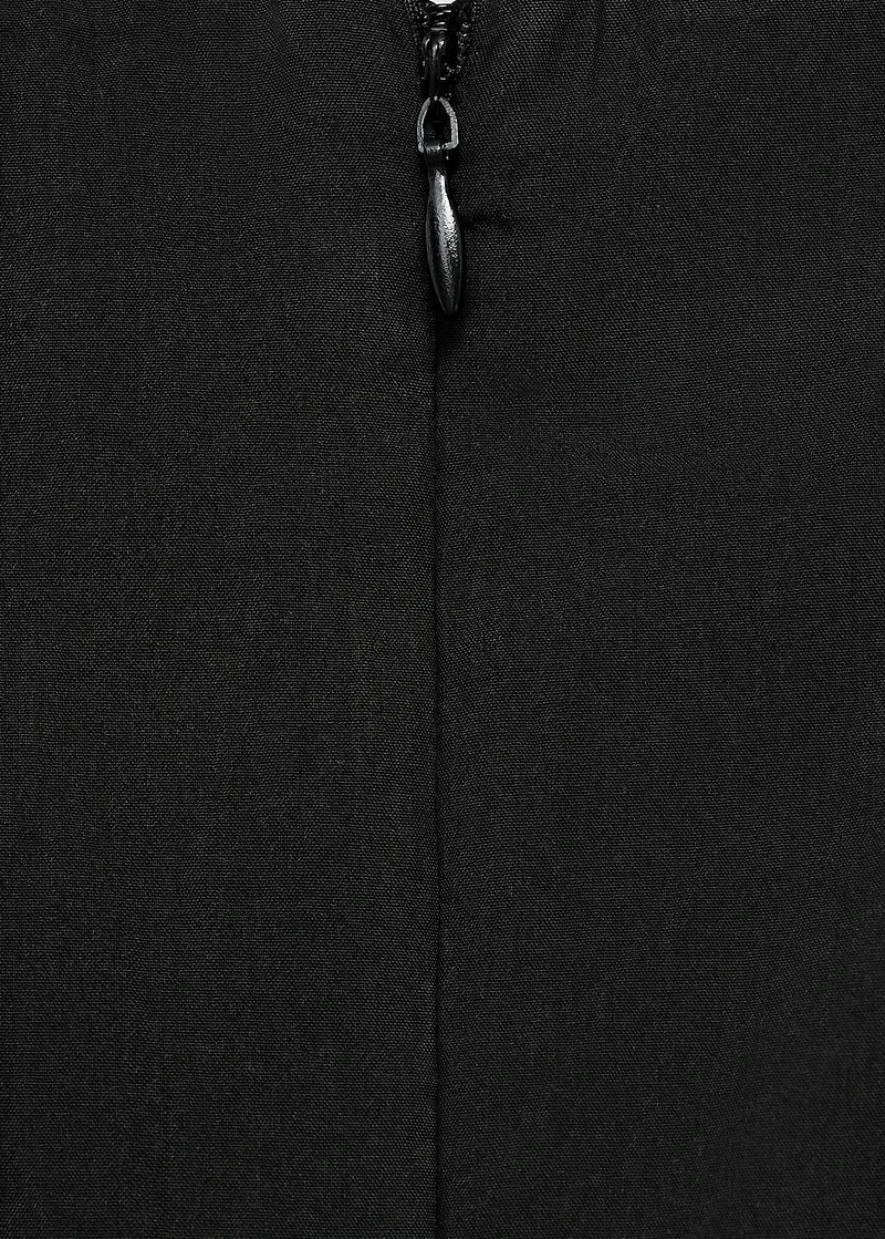 Boat-neck dress with pleats