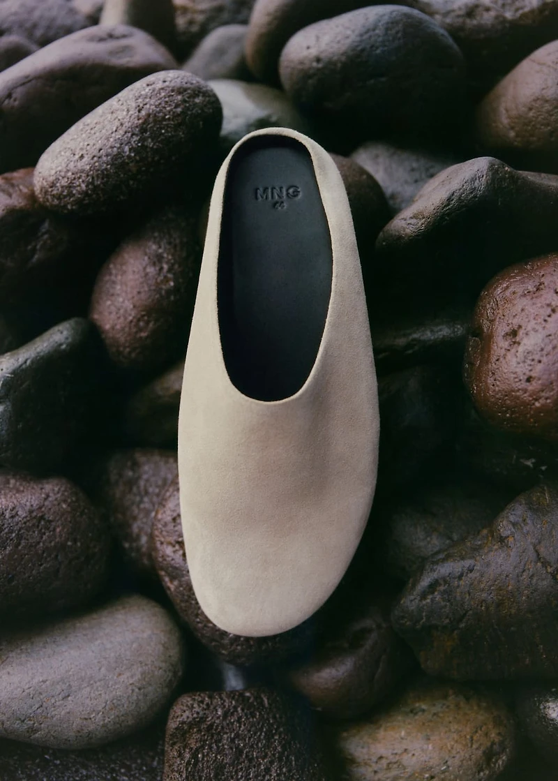 Suede leather clogs
