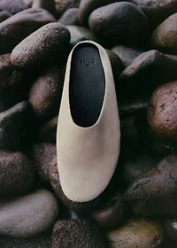 Suede leather clogs