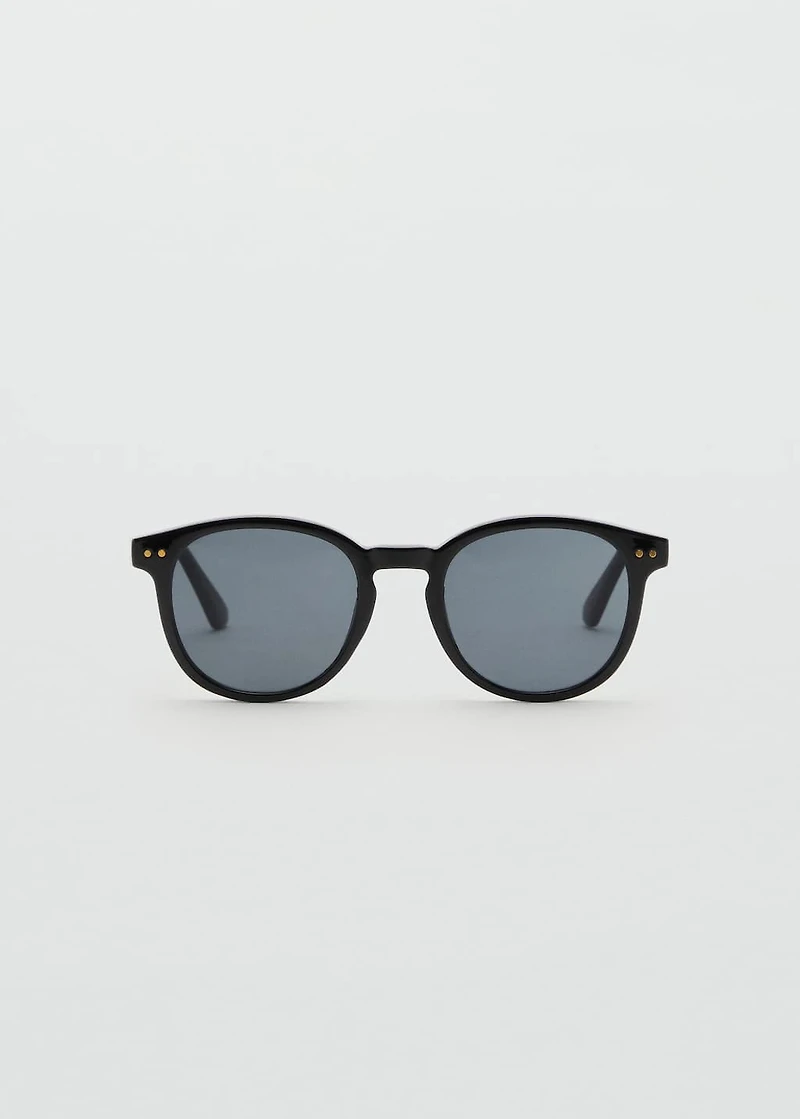 Round-framed sunglasses