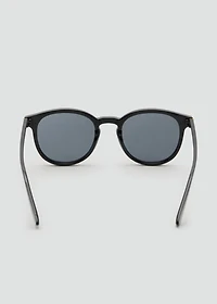 Round-framed sunglasses