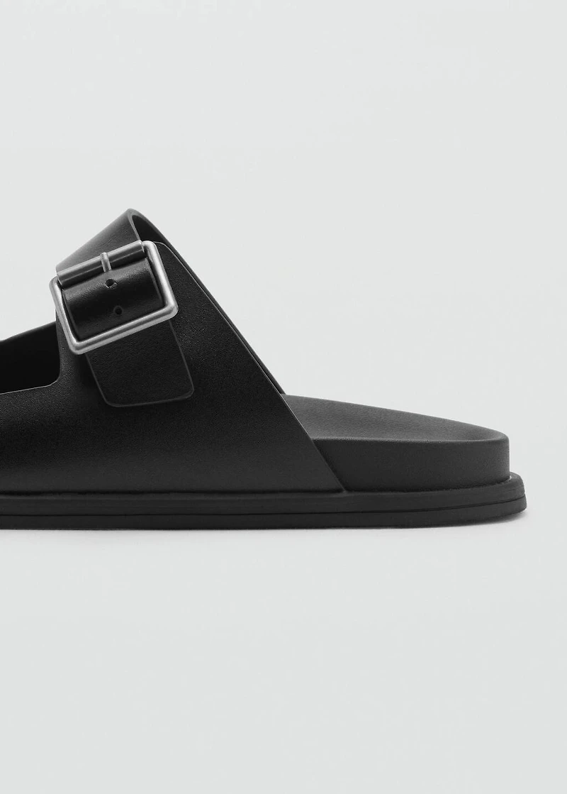 Buckles leather sandal