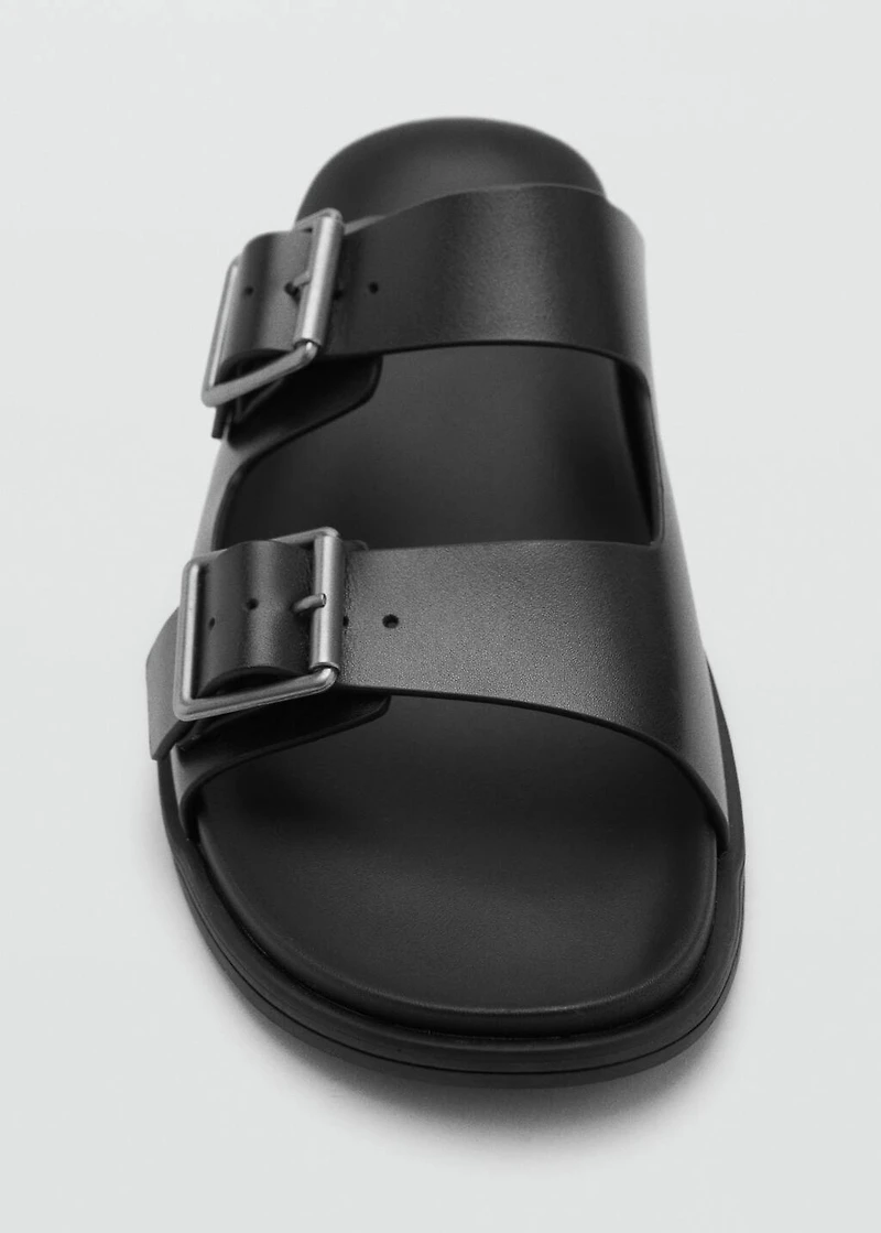 Buckles leather sandal