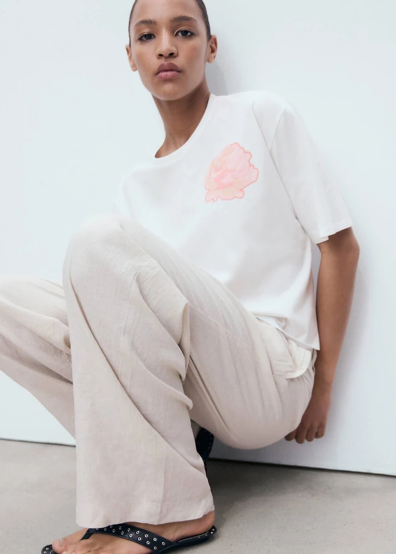 Cotton t-shirt with flower detail