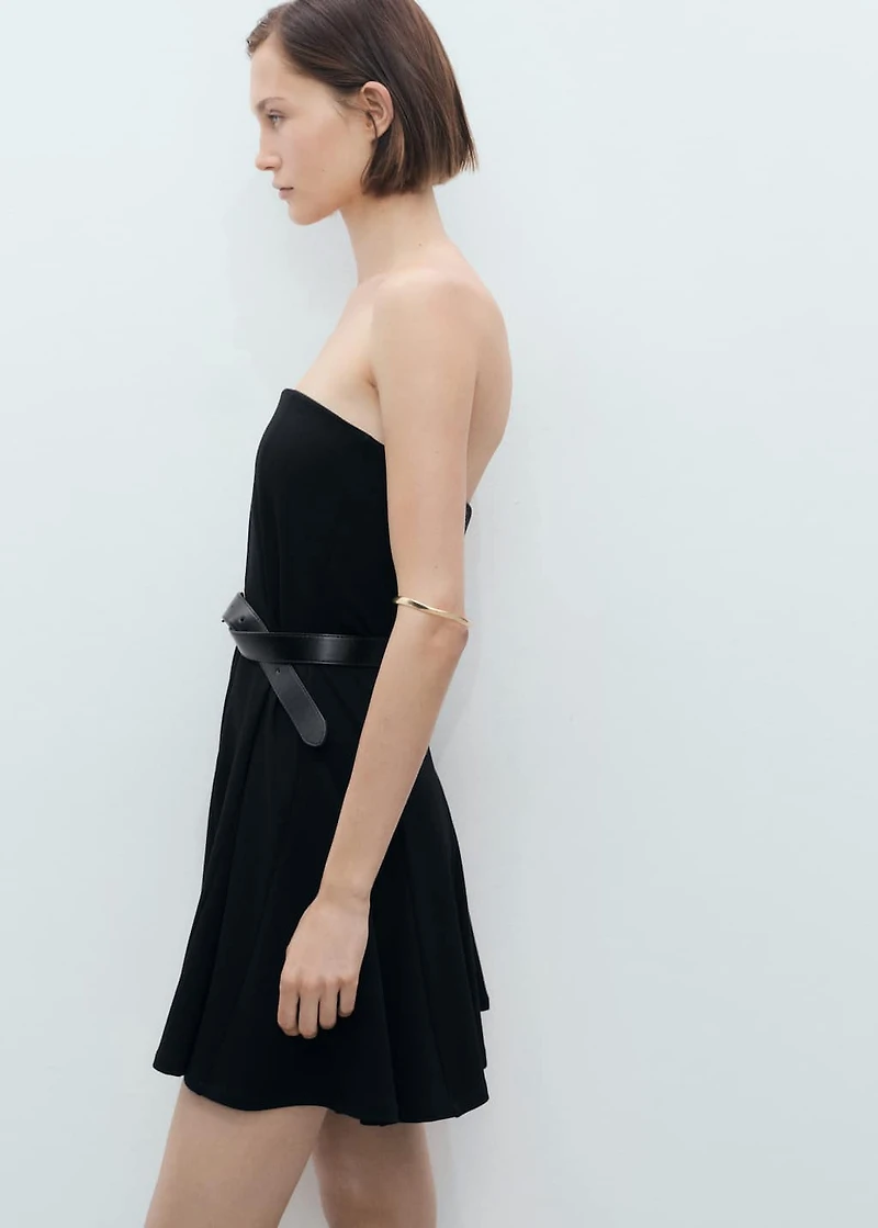Strapless dress with pleats