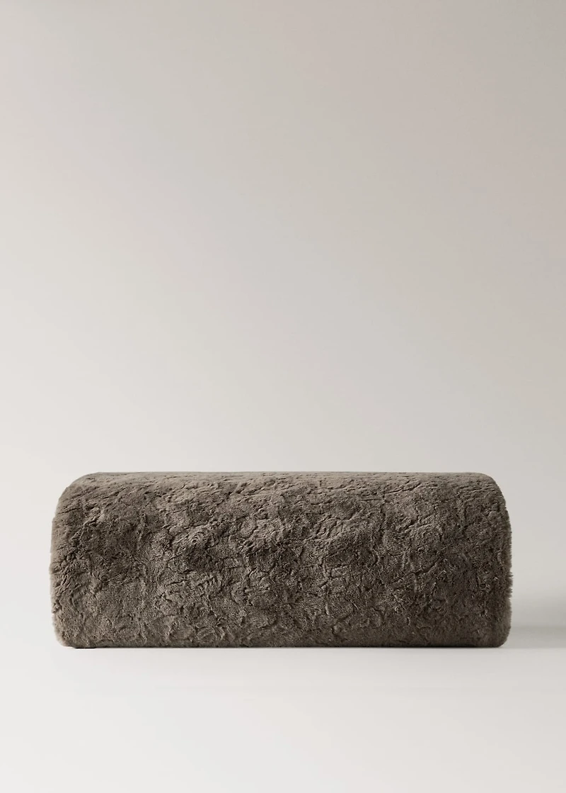 fur-effect textured blanket