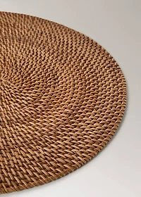 Round rattan placemat