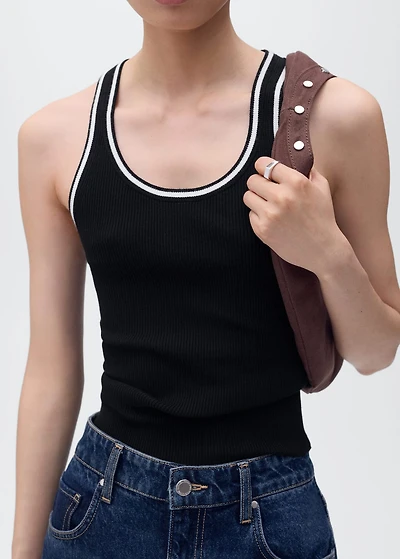 Knitted top with contrast details