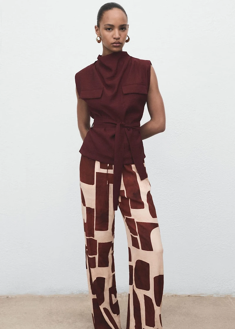 Fluid pants with geometric pattern