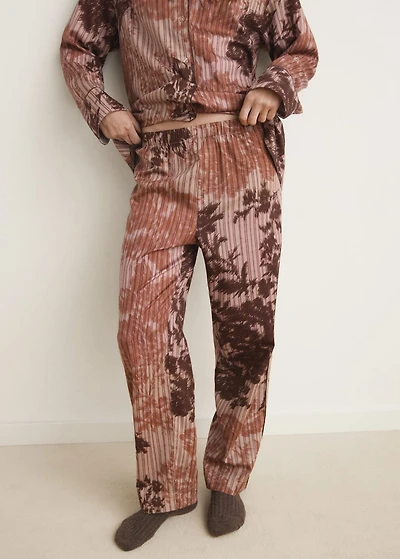 Pajama bottoms with blurred print