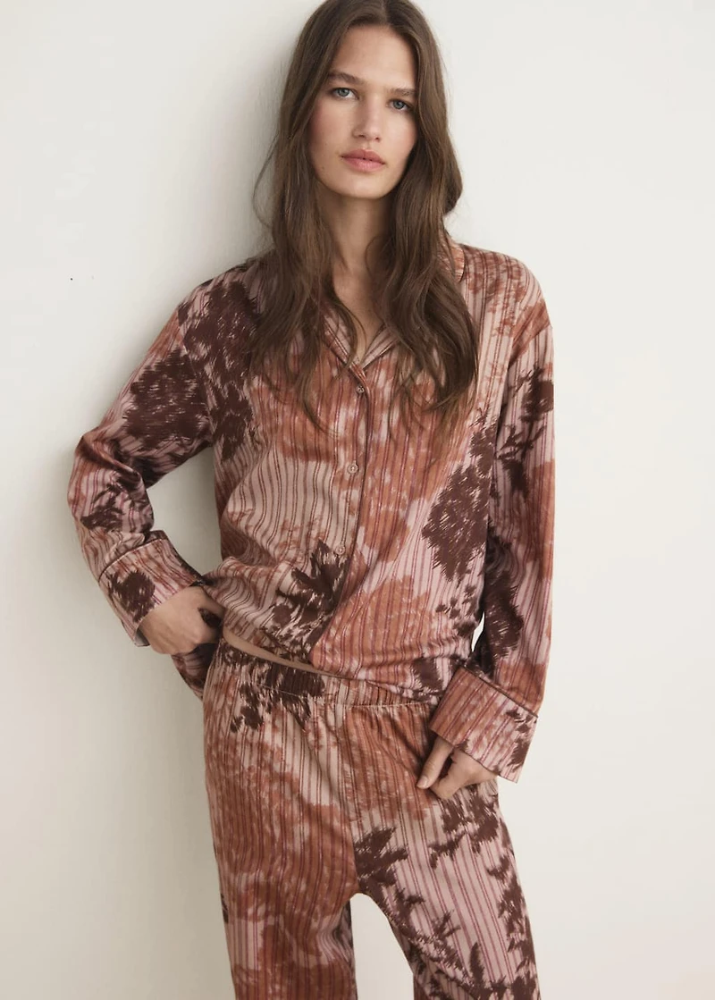 Pajama bottoms with blurred print