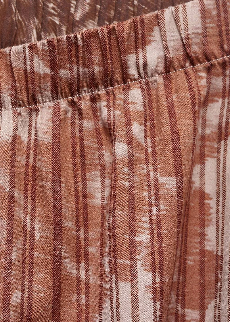 Pajama bottoms with blurred print