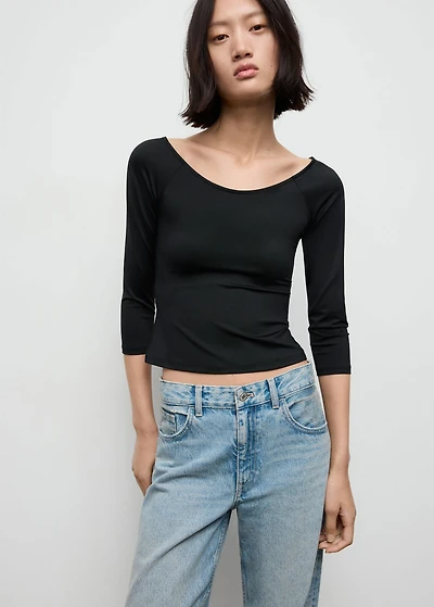 Three-quarter sleeve t-shirt