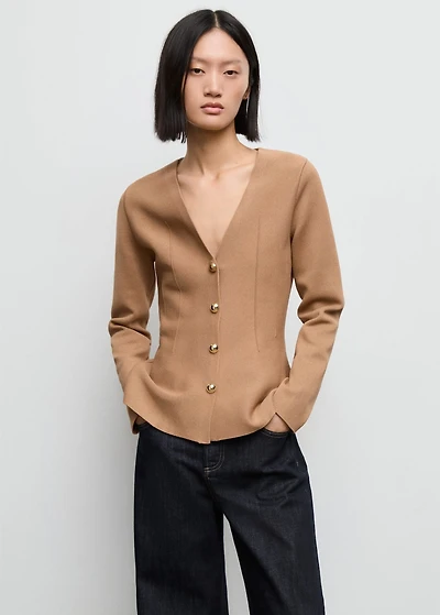 Fitted knitted jacket with buttons