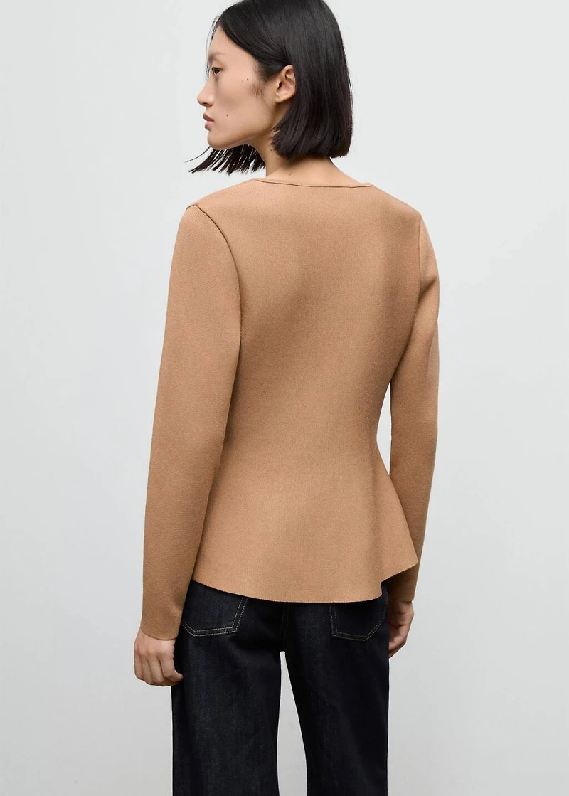 Fitted knitted jacket with buttons