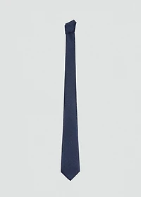 Polka-dot patterned tie