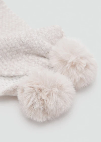 Pompom knit scarf