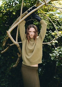 Pleated knit skirt
