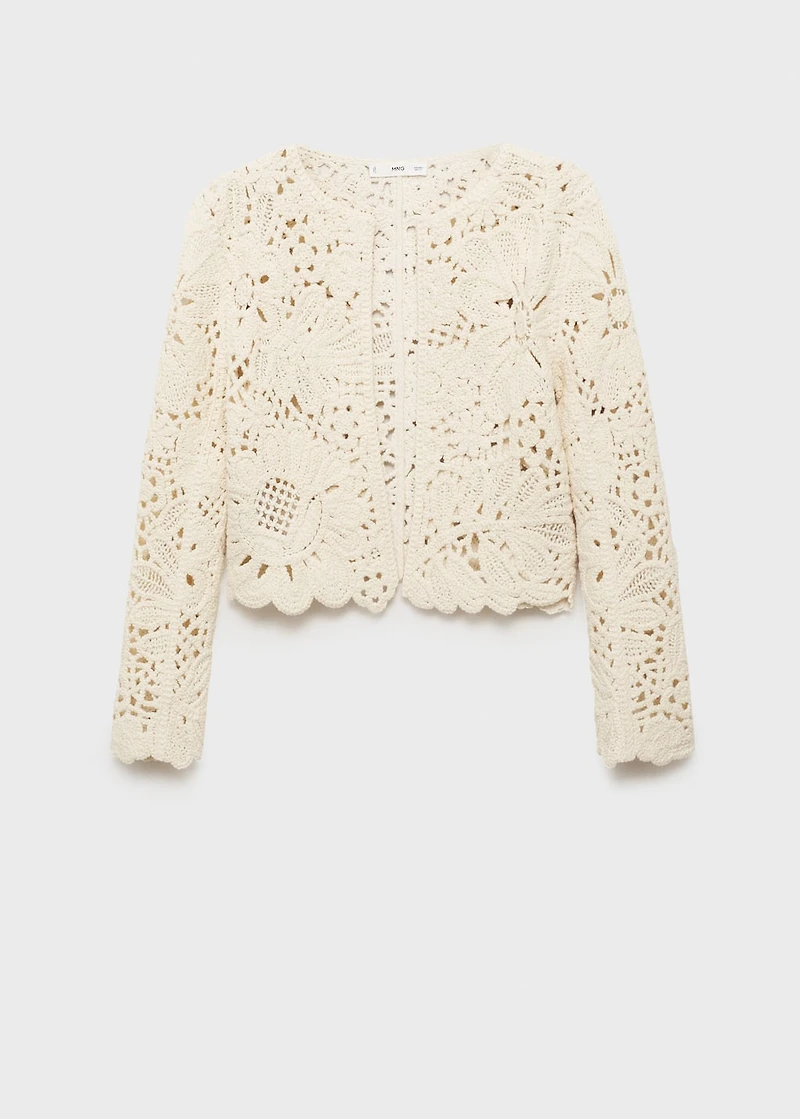 Knitted jacket with scalloped hem