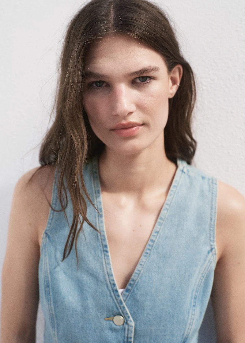 Buttoned denim vest